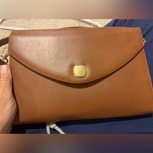 Chic Brown Leather Handbag with Gold Detail EB